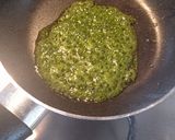 Foto del passaggio 3 della ricetta Insalata di mozzarella e verdure con pesto e cialde al # tè matcha