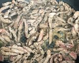 Une image de l'étape 3 de Nouilles de riz sautées au bœuf, poivrons et sésame.