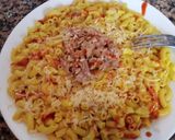 صورة لخطوة 4 من وصفة معكرونة بالتون وصلصة الطماطم والجبن 😋😋😋😜