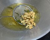 Gambar langkah 5 resipi Kuih Gunting.