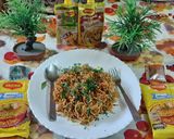A picture of step 9 of Maggi noodles mix vegetables Chinese Hakka noodles style.