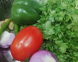 A picture of step 1 of Coriander Chutney.