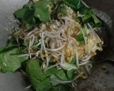 Foto langkah ke 2 dari resep Mie sua goreng vege.