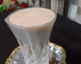 A picture of step 3 of Chikoo lassi.