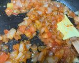 A picture of step 1 of Yemeni Lahsa (Elite Shakshuka).