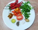 Foto langkah ke 1 dari resep Sambal Leunca Pedas.