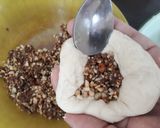 Foto langkah ke 2 dari resep Hotteok (Pancake Korea).