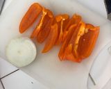 A picture of step 2 of Spaghetti with Bell Pepper Sauce.