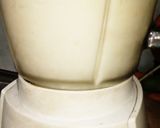 Foto langkah ke 2 dari resep Banana Milkshake.