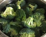 Foto del paso 1 de la receta Brocoli gratinada con bechamel y jamón light