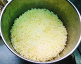Hình bước làm 2 của món Cơm gà xé