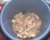 Foto del paso 3 de la receta: Arroz meloso con pollo y setas en olla GM g