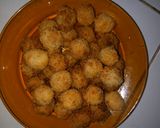 Foto langkah ke 3 dari resep Bola keju, nasi & ikan.