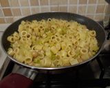 Foto del passaggio 3 della ricetta Ditaloni con ceci e verza