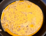 Foto del paso 4 de la receta: Tortilla de 6 huevos con queso gorgonzola y queso de cabra