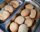 A picture of step 7 of Egg Coin Cookie.