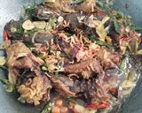 Foto langkah ke 5 dari resep Lele Lombok Ijo.