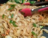 Foto langkah ke 4 dari resep Kwetiaw aromatik.