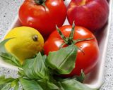 Foto del paso 1 de la receta Ensalada caprese de verano con melocotones y pesto