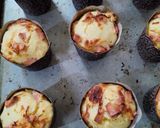 Foto langkah ke 5 dari resep Muffin Sosis Keju Mozzarella (No Mixer).