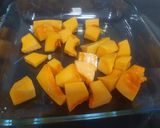 Foto del paso 1 de la receta: Crema de calabaza con sus pipas tostadas