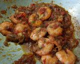 Gambar langkah 2 resipi Udang Goreng Balado.