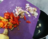 Foto langkah ke 4 dari resep Semur ikan tahu bawang daun.