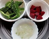 A picture of step 1 of Healthy Beetroot Karela Juice.