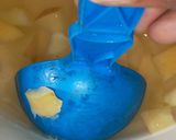 A picture of step 3 of Apple juice.