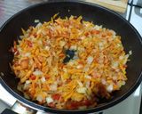 Foto del paso 3 de la receta: Canastitas de pollo y queso (con carcaza de pollo)