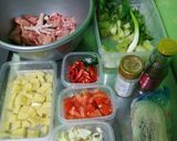 Foto langkah ke 1 dari resep Sop ayam daun jeruk.