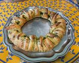 Une image de l'étape 9 de Couronne feuilletée au pesto, gouda et coriandre.