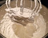Une image de l'étape 2 de Nougat glacé aux fruits rouges.