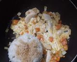 รูปขั้นตอนการทำที่ 6 ของ ข้าวผัดไก่