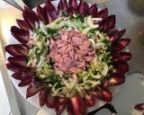 Une image de l'étape 12 de Salade de puntarelle endives rouges fenouil tomates et jambon blanc sauce oignon.