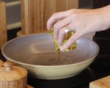 Foto langkah ke 3 dari resep Oseng Tahu Telur: BIKIN KETAGIHAN!.