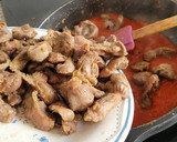 Foto del paso 5 de la receta: Mollejas en salsa de tomate