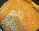 Foto langkah ke 3 dari resep Seblak Mie Simple.