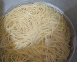 Foto langkah ke 1 dari resep Spaghetti Aglio E Olio.