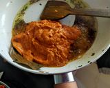 A picture of step 4 of Methi Malai matar.