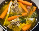 Csontleves gluténmentes rizsdaragaluskával recept fázis 3 fotója