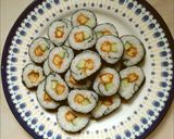 Foto langkah ke 5 dari resep Sushi Rumahan Simple 🍣🍙.