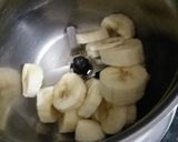 A picture of step 2 of Banana Milk Shake.