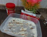 A picture of step 10 of Lotus Biscoff Ice cream.