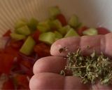 Foto del passaggio 4 della ricetta Fresca insalata con cetrioli