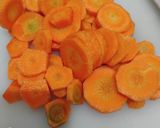 Foto langkah ke 1 dari resep Sayur Bening Oyong Wortel.