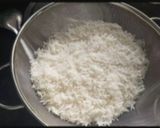 A picture of step 1 of Thai Pineapple Prawns fried Rice.