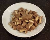A picture of step 6 of Peanut Butter Chunk Cookies.