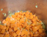 Foto del paso 2 de la receta: Lentejas con calabaza y zanahoria en olla a presión