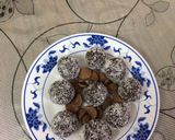 A picture of step 1 of # chocos coconut balls.